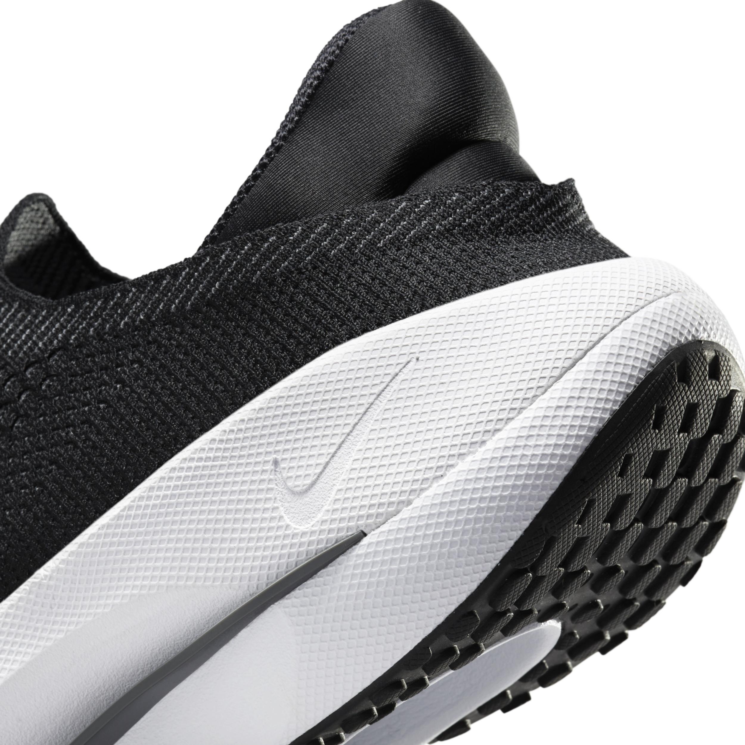 Nike Womens Reina EasyOn Shoes Product Image