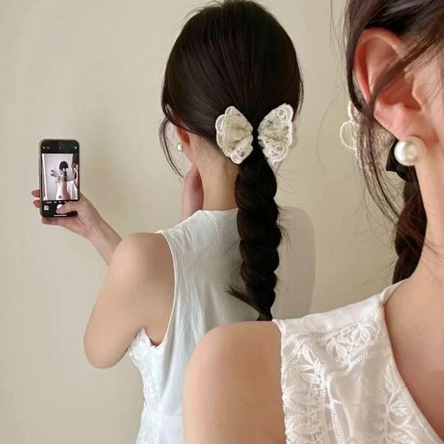 Lace Bow Scrunchie Product Image