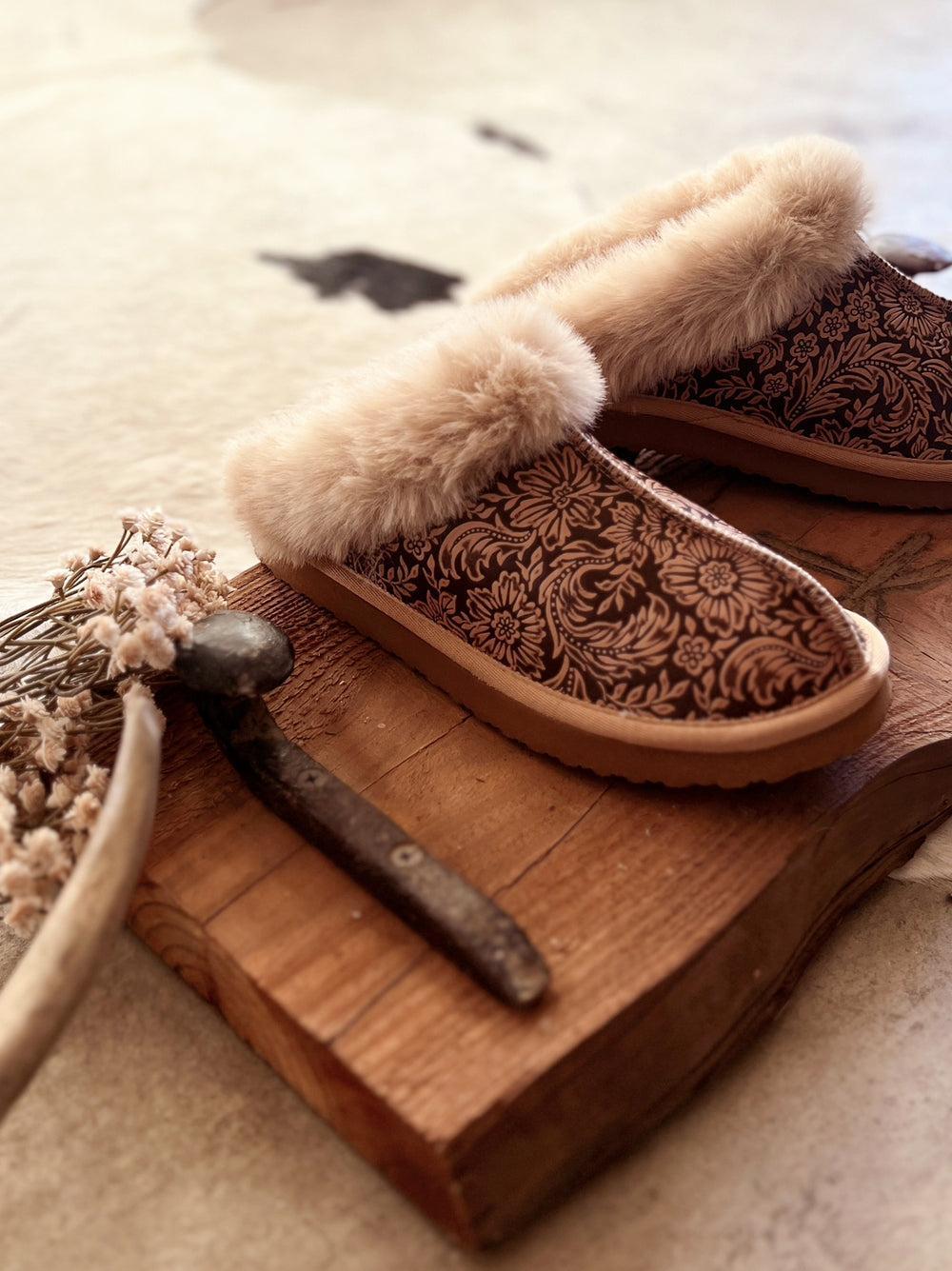 Very G Tooled Print Faux Leather Fuzzy Slippers Product Image