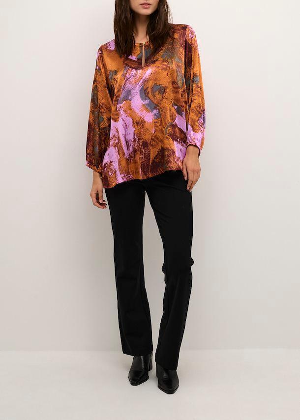 CUmenta Blouse Product Image