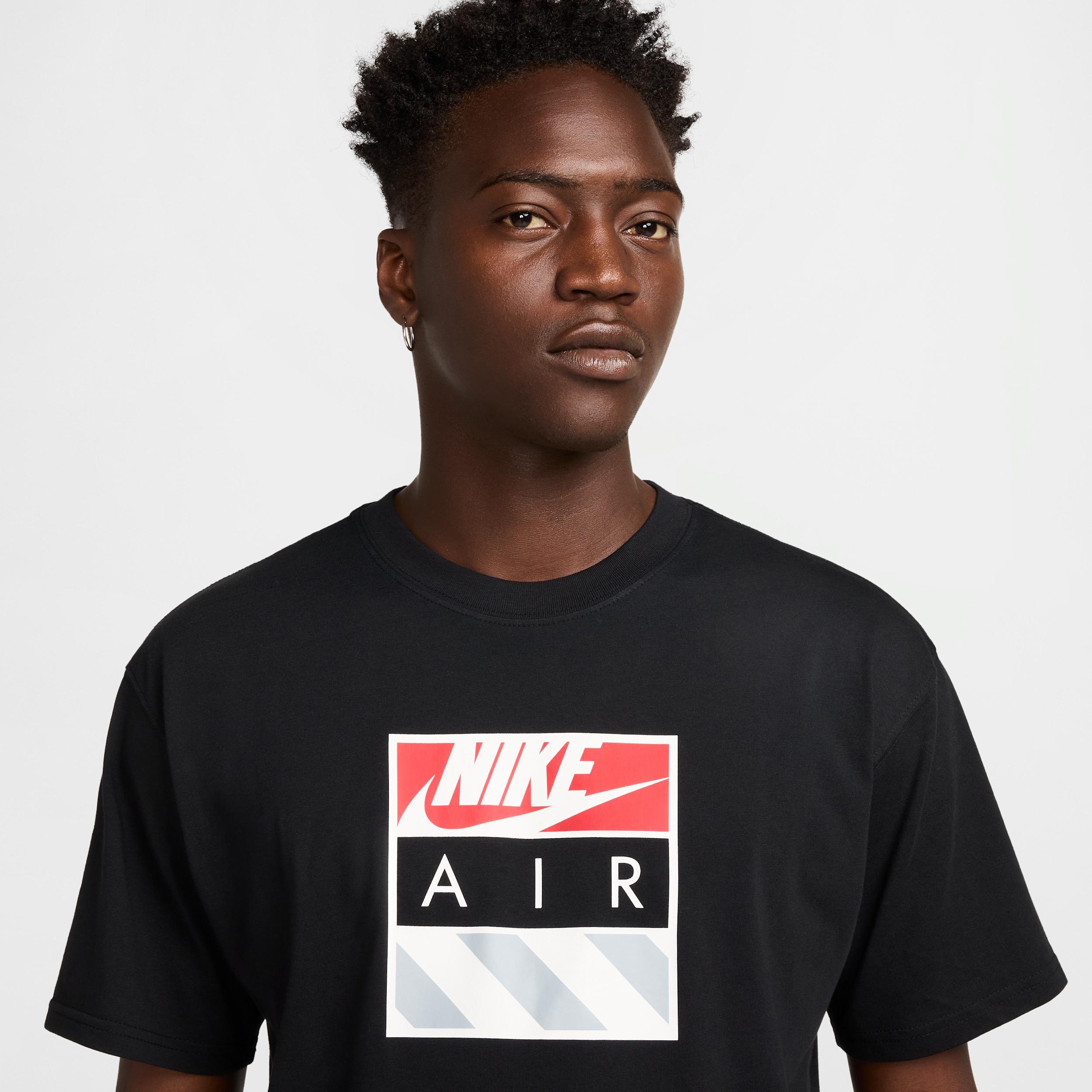 Nike Sportswear Men's Max90 T-Shirt Product Image