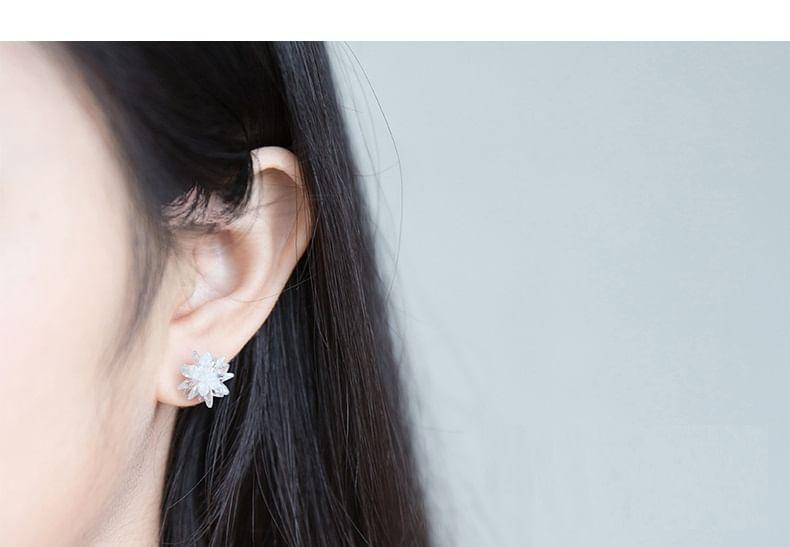 925 Sterling Silver Rhinestone Flower Stud Earring Product Image