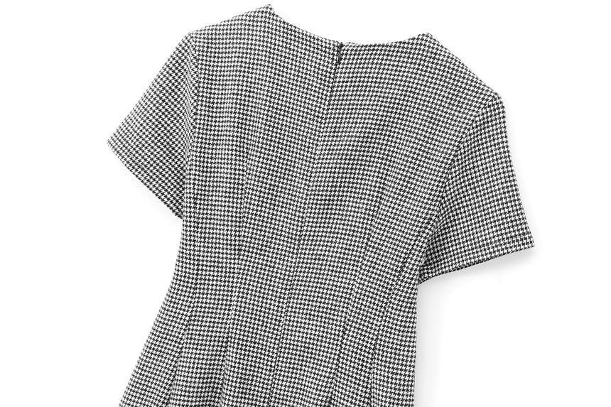 Short-Sleeve Round Neck Houndstooth Mini A-Line Dress Product Image