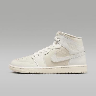 Women's Air Jordan 1 Mid Shoes Product Image