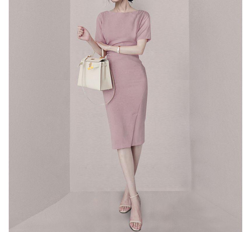 Short-Sleeve Boat Neck Plain Sheath Dress Product Image