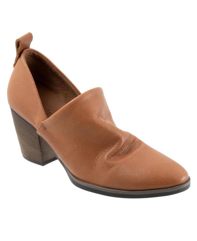 Bueno Kesia Block Heel Pump Product Image