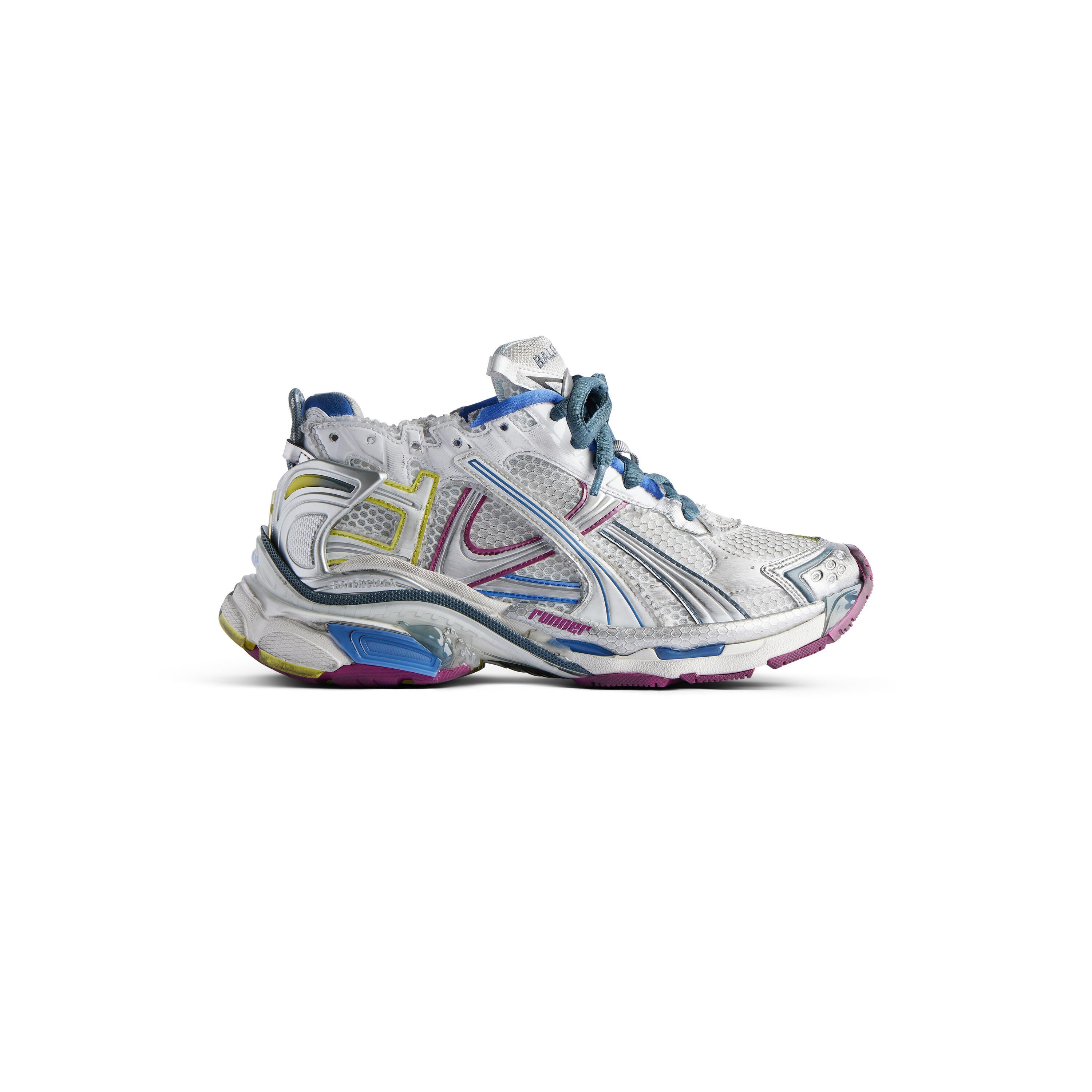 runner sneaker  product image