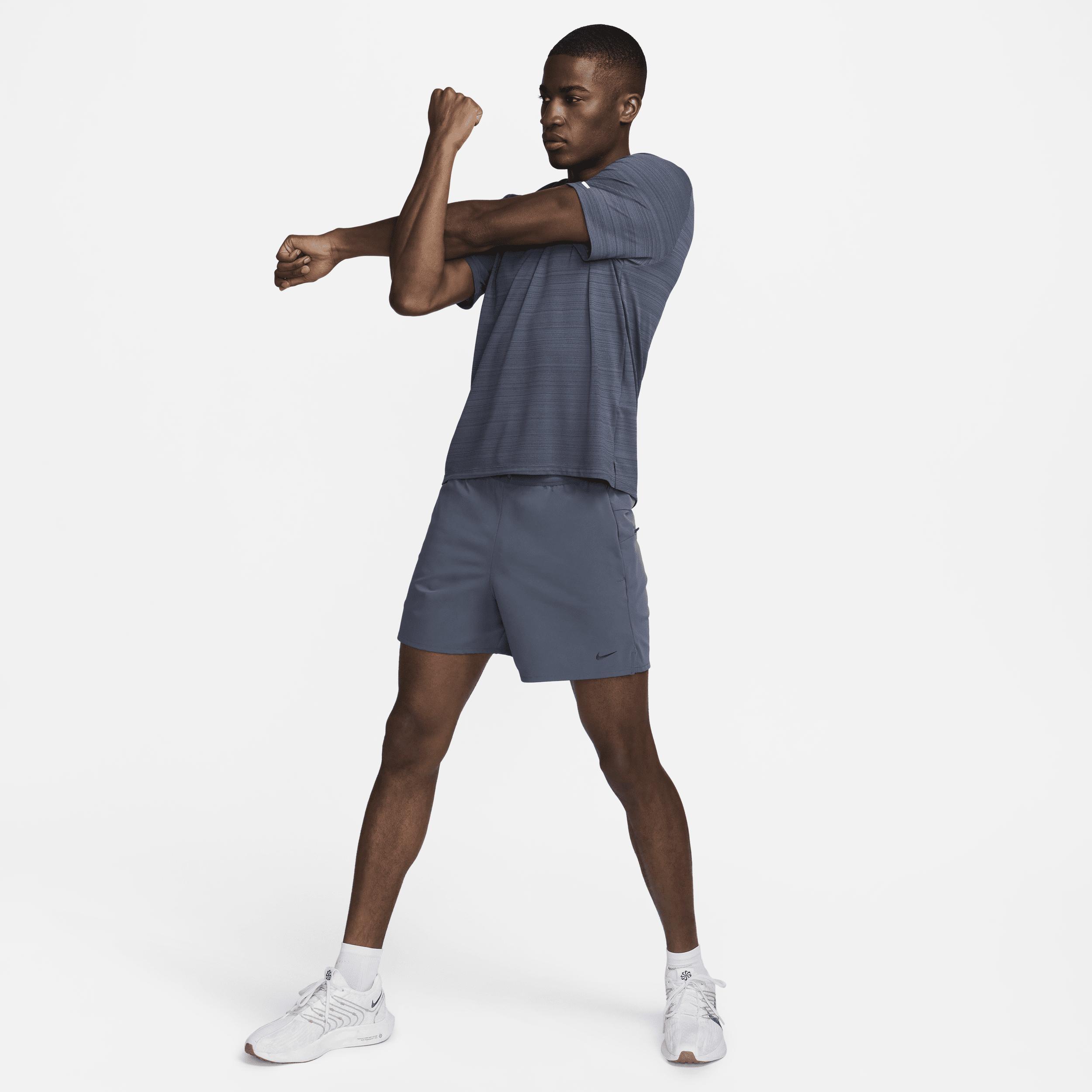 Nike Men's A.P.S. Dri-FIT 6" Versatile Shorts Product Image