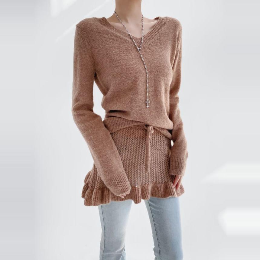 V-Neck Plain Ruffle Hem Sweater Product Image