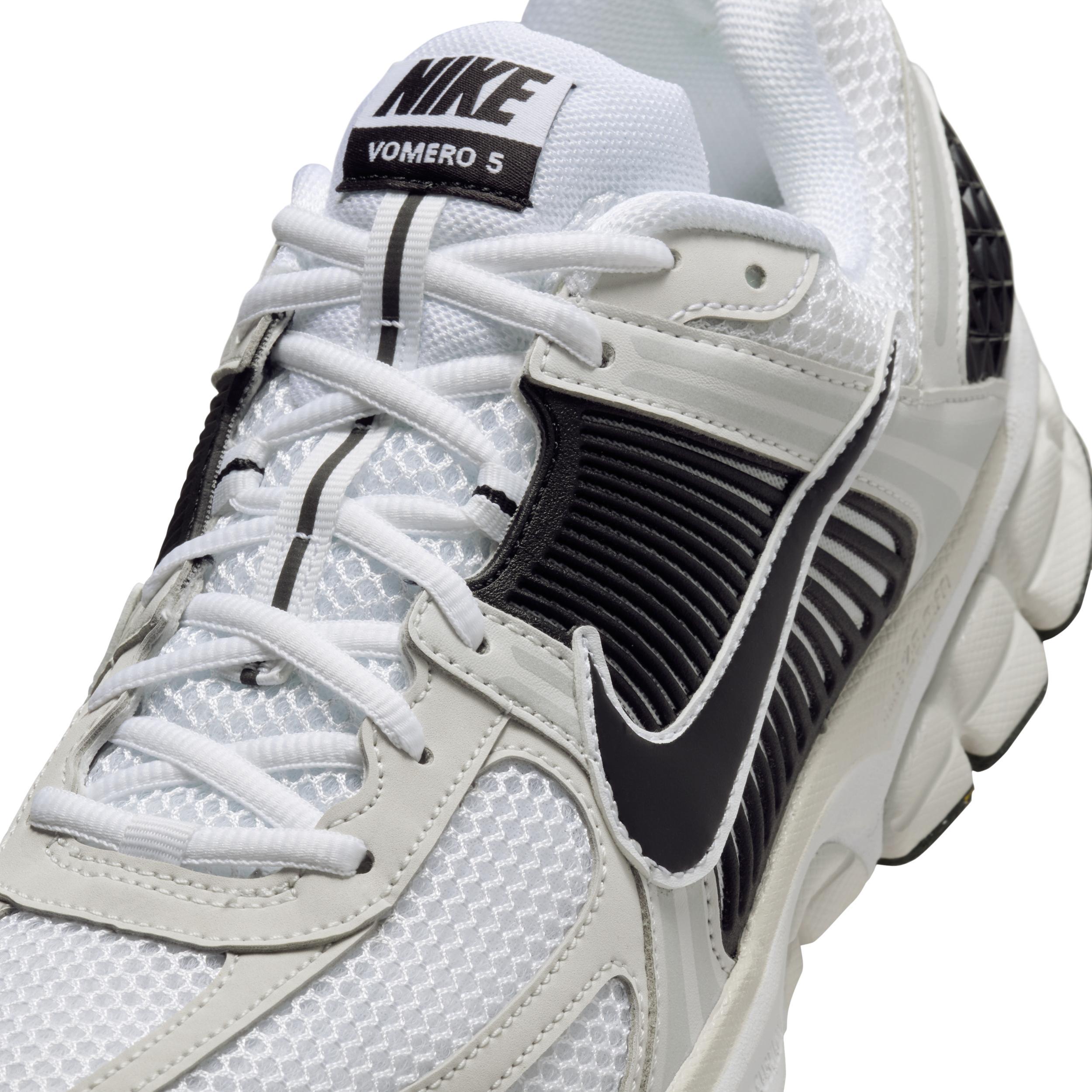 Nike Mens Zoom Vomero 5 Shoes Product Image