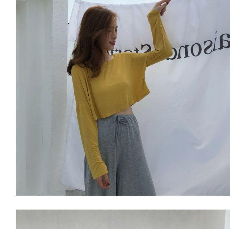 Long-Sleeve Plain Cropped T-Shirt Product Image