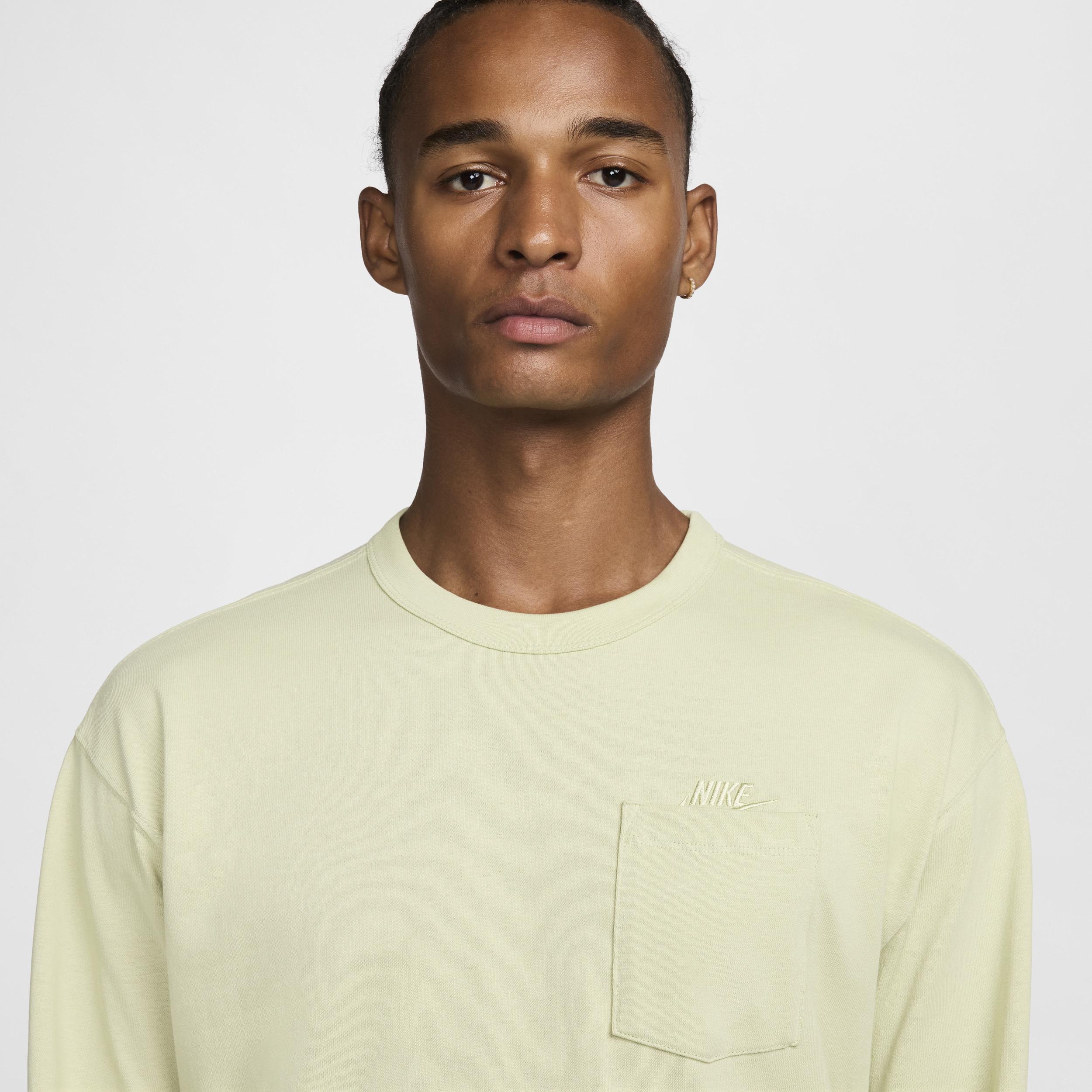 Men's Nike Sportswear Premium Essentials Long-Sleeve Pocket T-Shirt Product Image