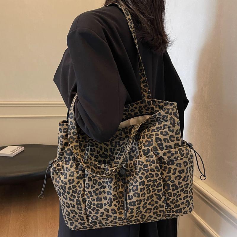 Leopard Print Drawstring Tote Bag Product Image