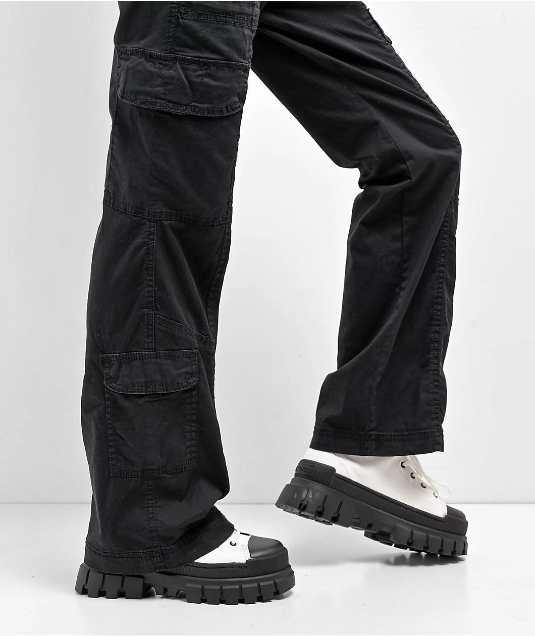 Unionbay Cobe Black Cargo Pants Product Image