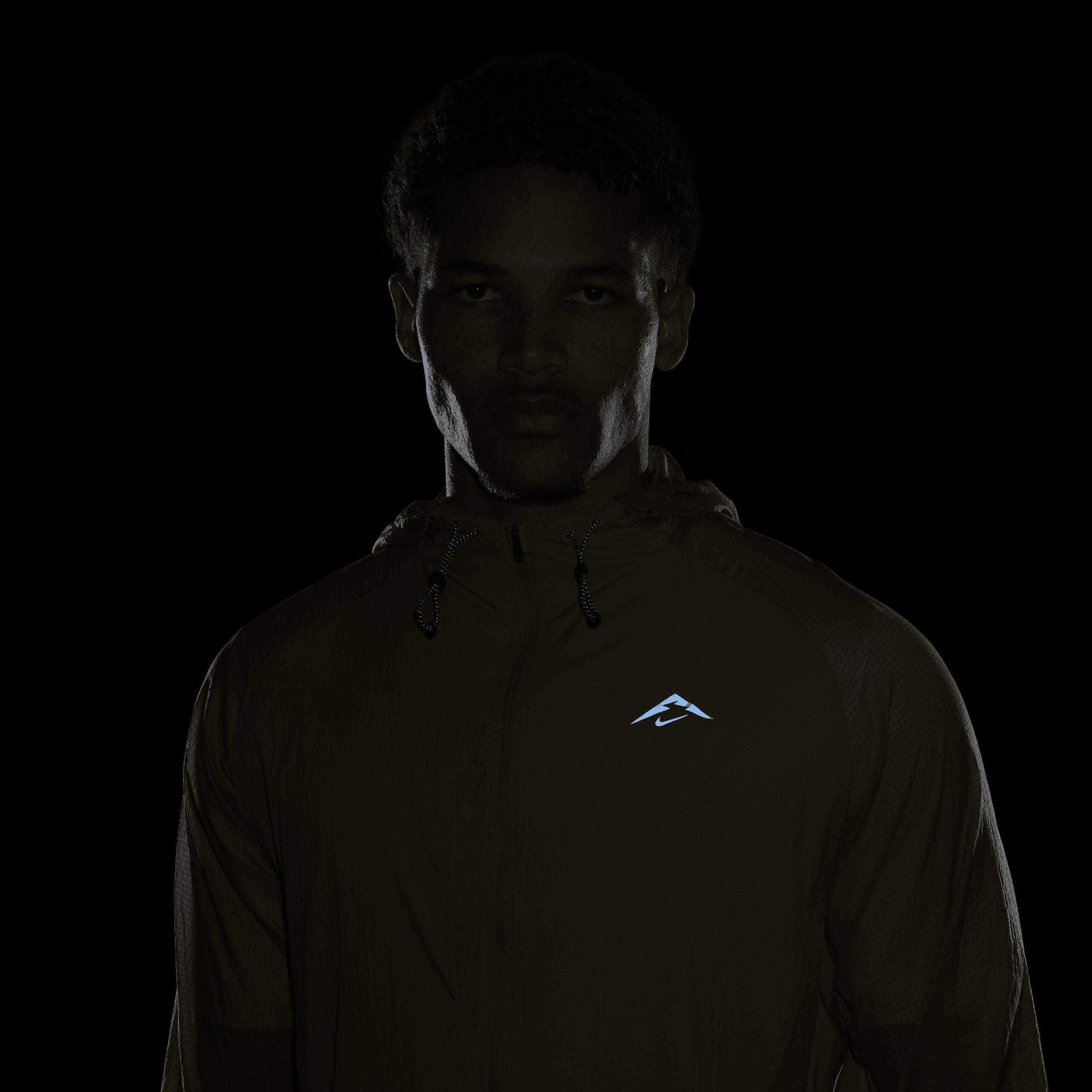 Nike Men's Trail Aireez Running Jacket Product Image