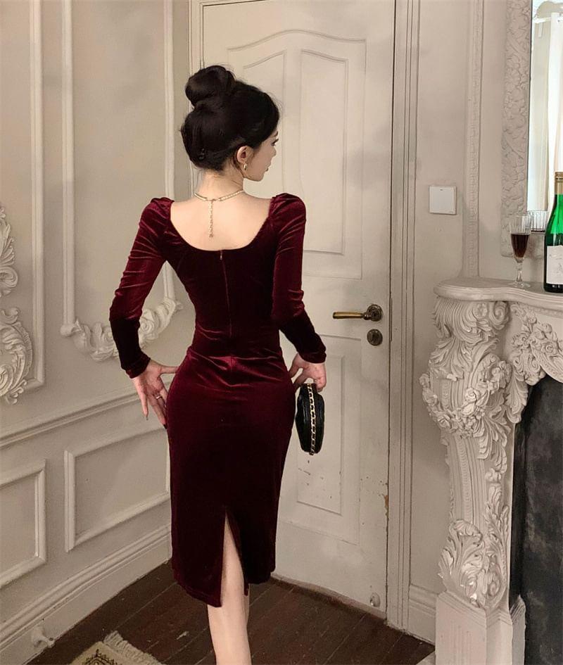 Long-Sleeve Square Neck Velvet Midi Sheath Dress Product Image