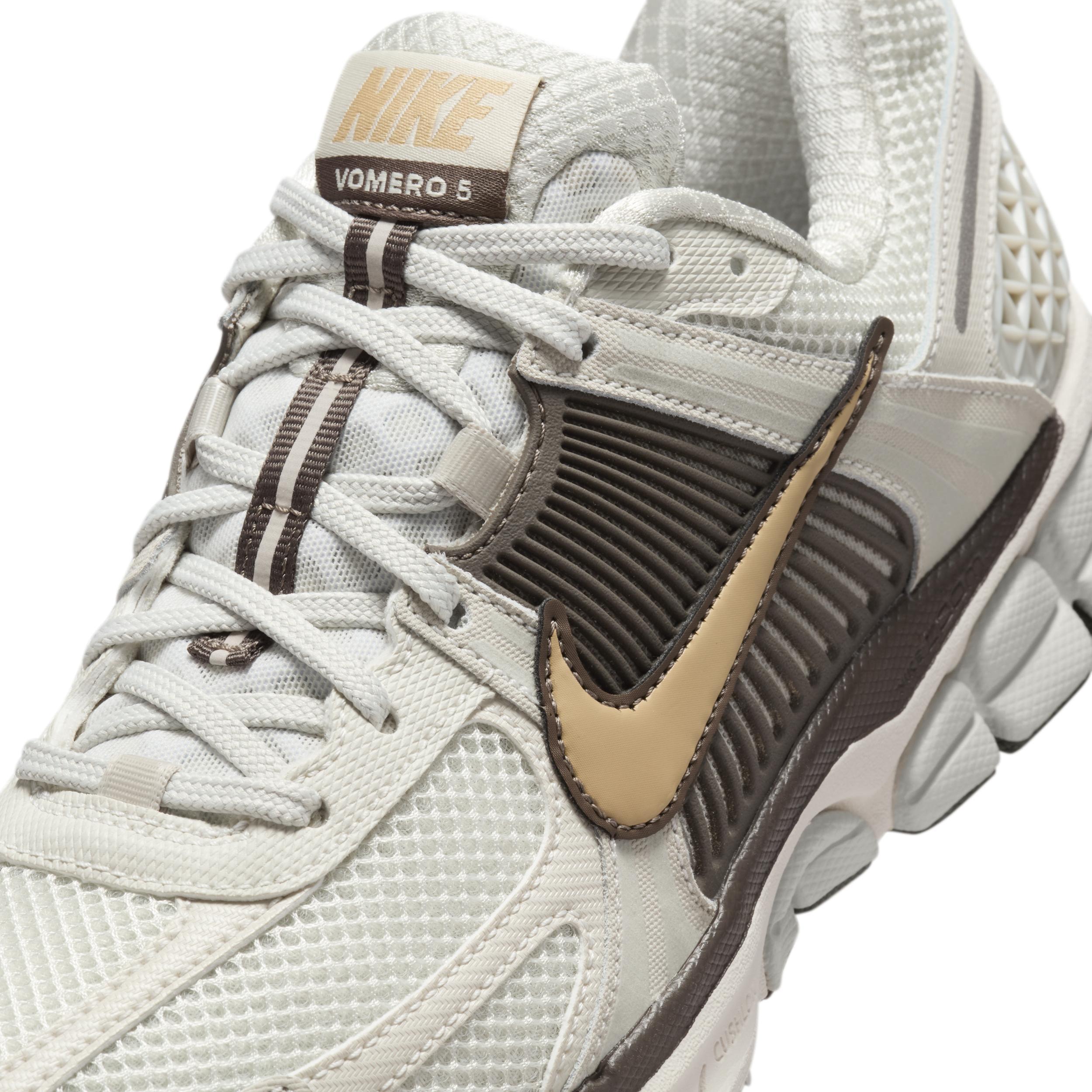 Nike Women's Zoom Vomero 5 Shoes Product Image