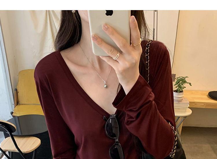 Long Sleeve Scoop Neck Plain Tee Product Image