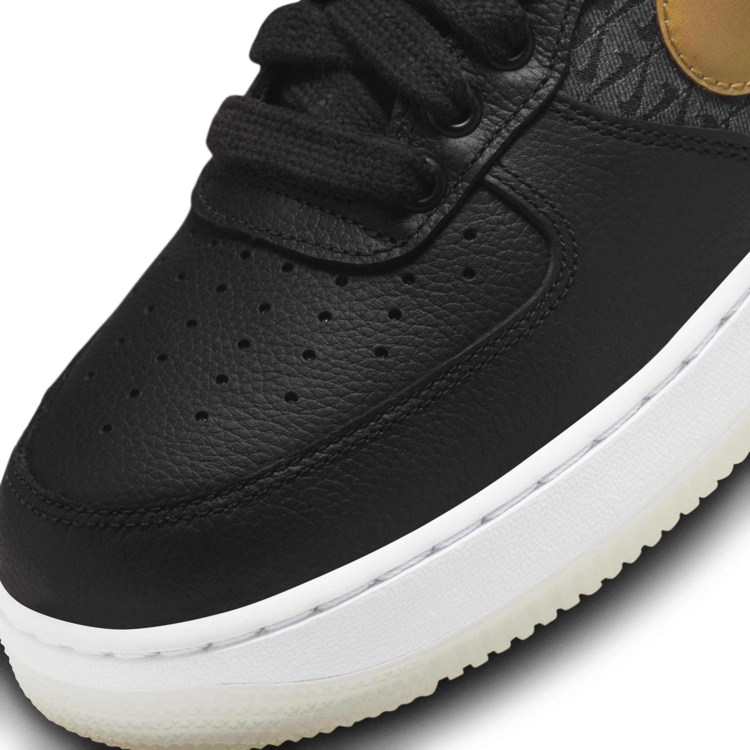 Nike Men's Air Force 1 '07 Premium Shoes Product Image