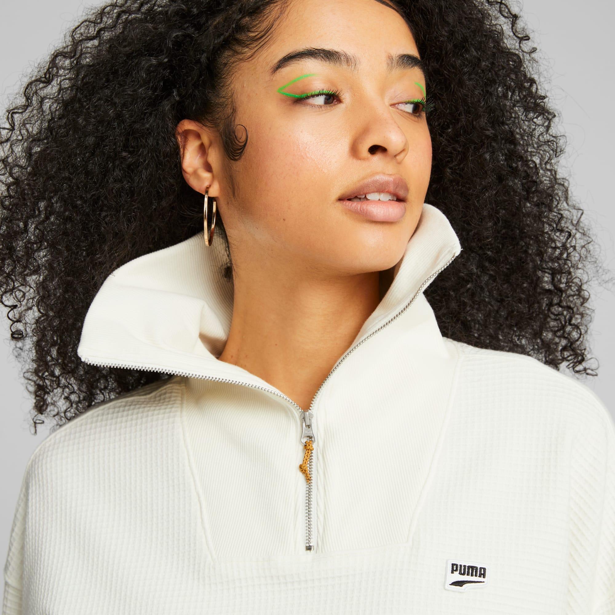 DOWNTOWN Women's Half-Zip Sweatshirt Product Image