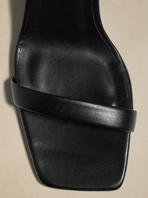 Contorno Leather Block-Heel Sandal Product Image