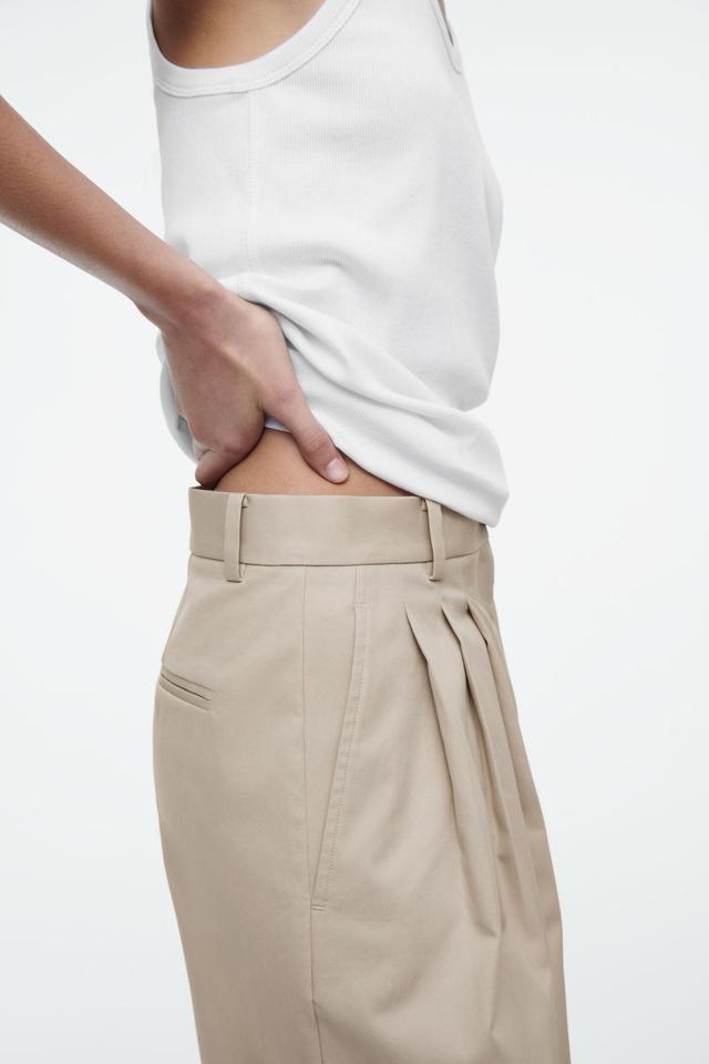 PLEATED BARREL-LEG COTTON TROUSERS Product Image