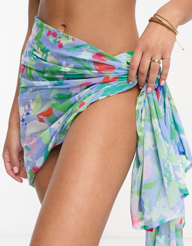 Accessorize beach sarong Product Image