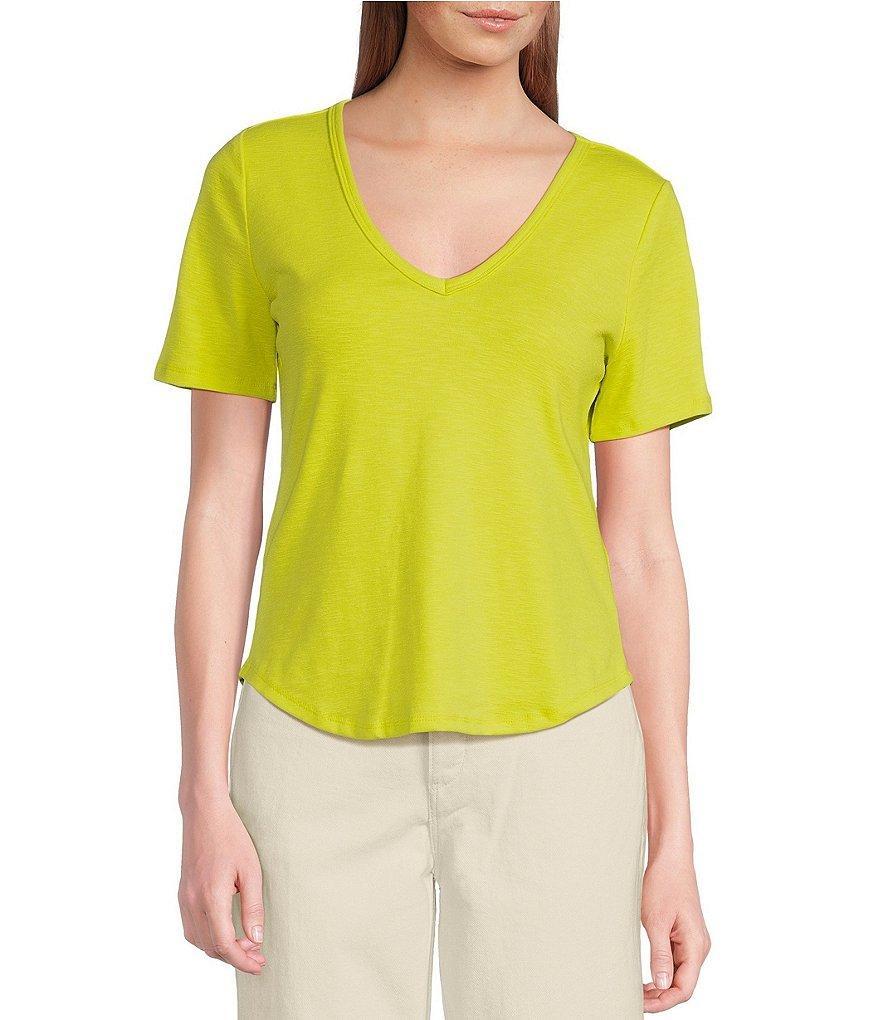 A Loves A V-Neck Short Sleeve Shirttail Hem Knit Shirt Product Image