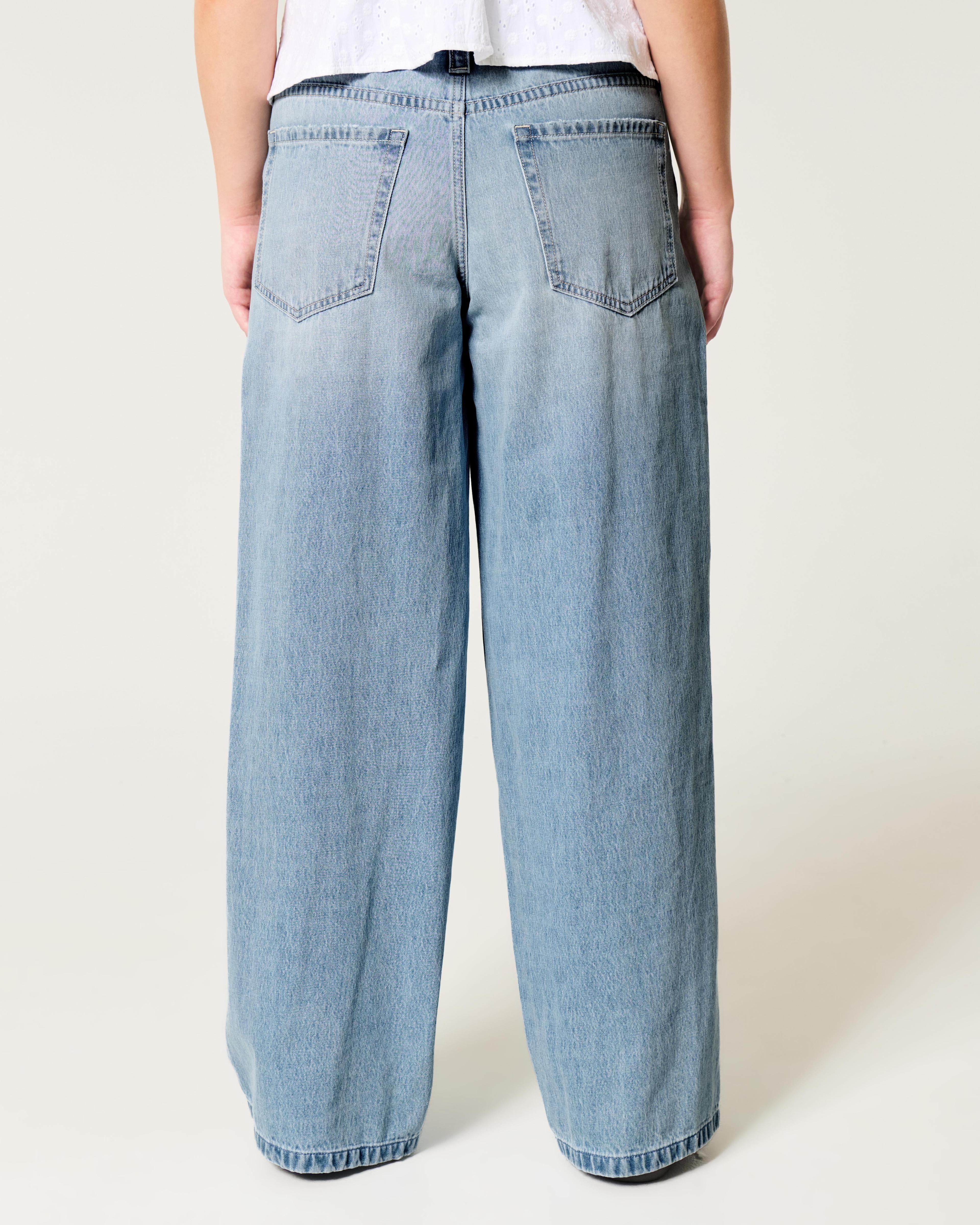 Low-Rise Light Wash Baggy Jeans Product Image