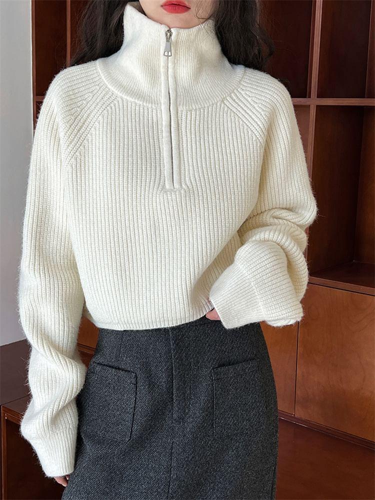 Raglan-Sleeve Turtleneck Plain Half-Zip Ribbed Sweater Product Image