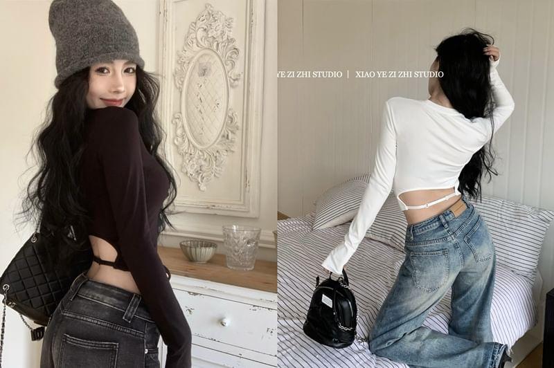 Long-Sleeve Crew Neck Plain Open Back Cropped T-Shirt Product Image