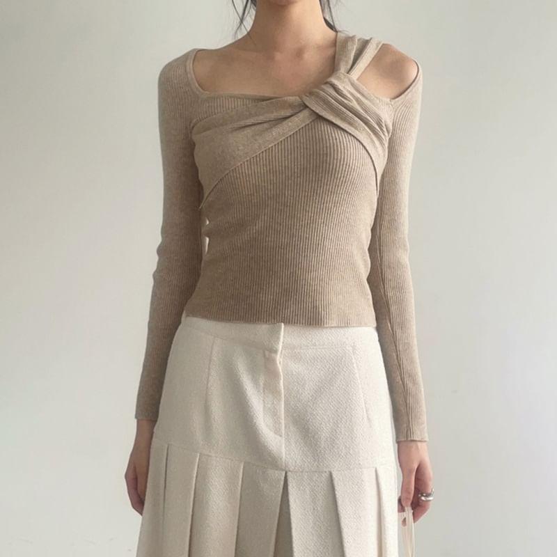 Long Sleeve Cold-Shoulder Plain Knotted Ribbed-Knit Slim-Fit Crop Top Product Image