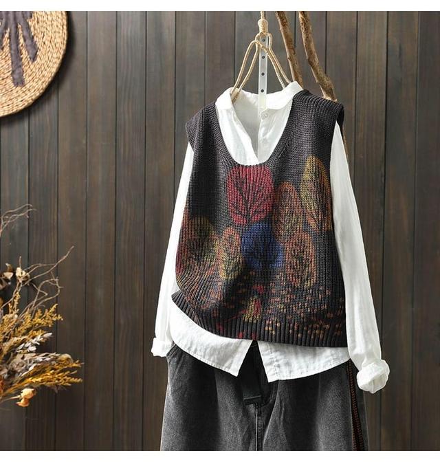 U-Neck Jacquard Sweater Vest Product Image