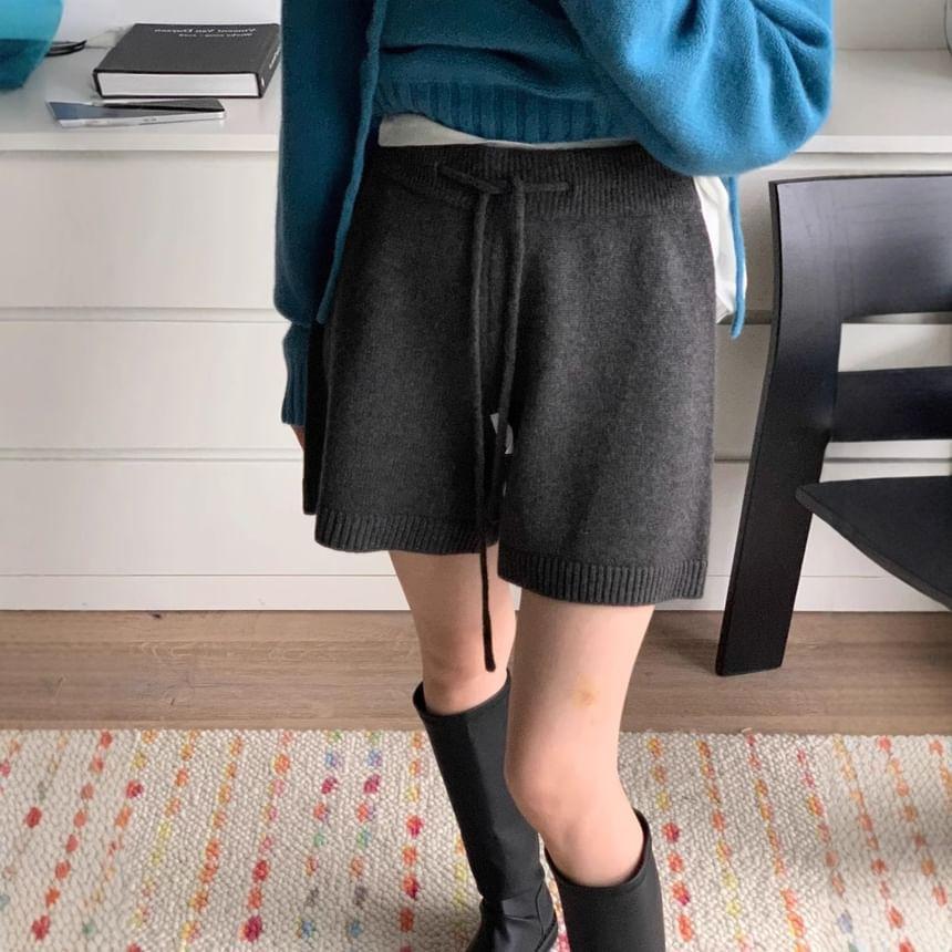 High Waist Plain Knit Shorts Product Image