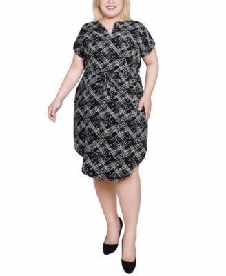 Plus Size Short Sleeve Tunic Dress with Belt Product Image