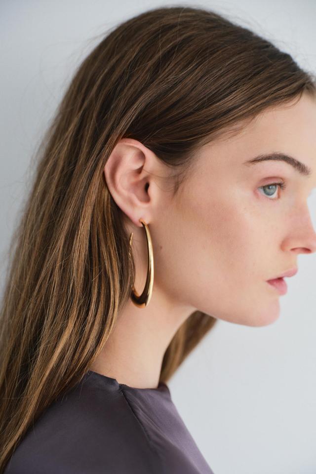 OVAL HOOP EARRINGS Product Image