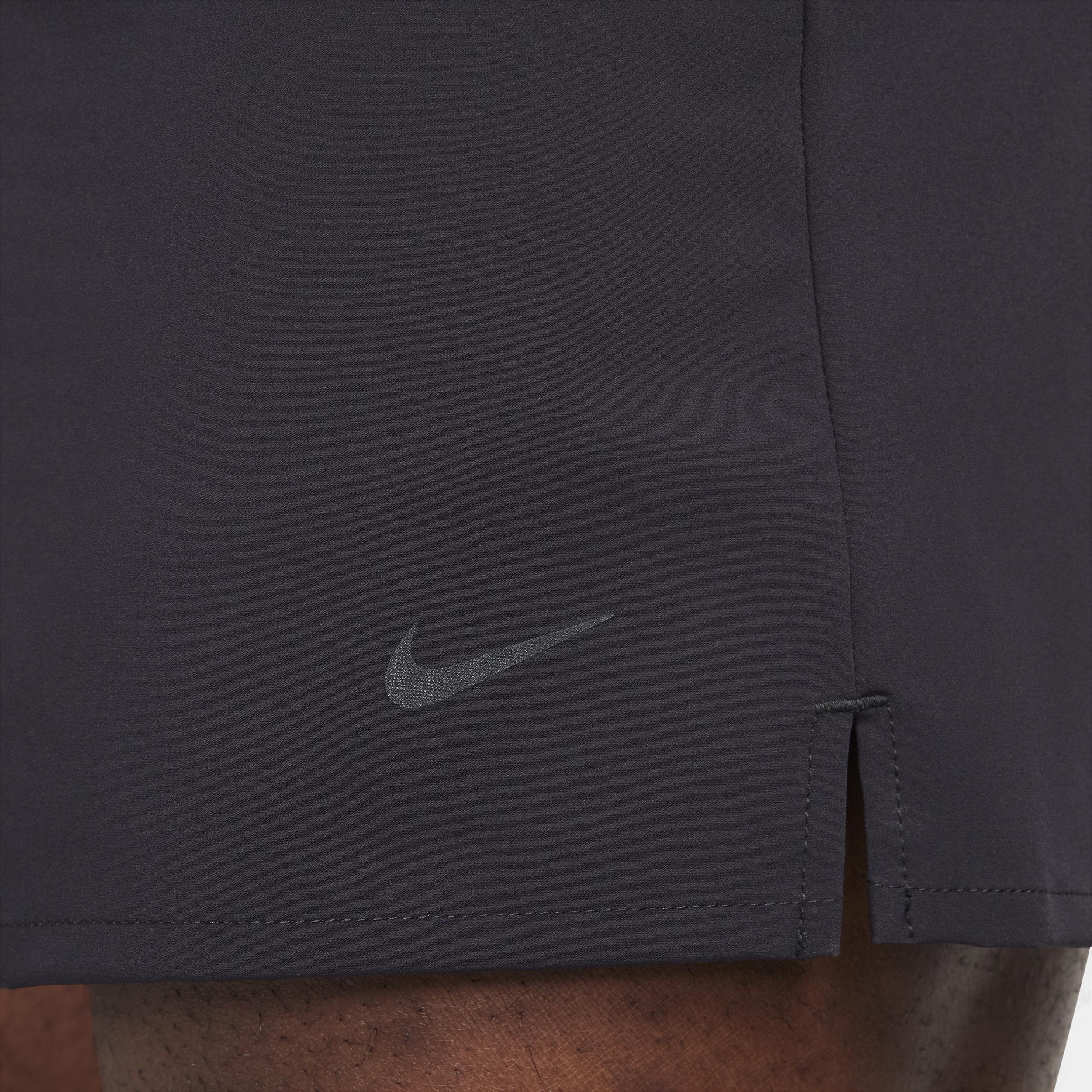 Nike Men's A.P.S. Dri-FIT 6" Versatile Shorts Product Image