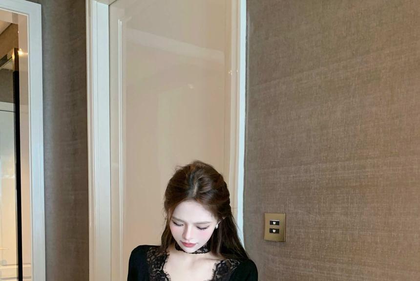 Long Sleeve V-Neck Plain Panel Lace Top Product Image