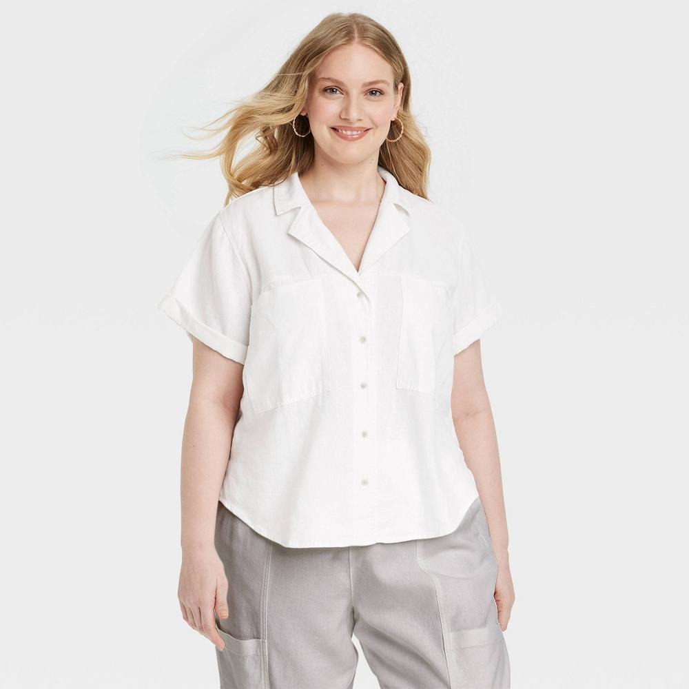 Womens Short Sleeve Collared Button-Down Shirt - Universal Thread White XXL Product Image